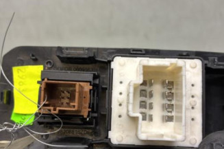 Interrupteur de leve vitre avant gauche CITROEN BERLINGO 3 M