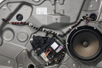 Leve vitre electrique avant droit SKODA OCTAVIA 2 Photo n°1