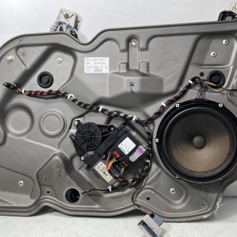 Leve vitre electrique avant droit SKODA OCTAVIA 2 Photo n°1