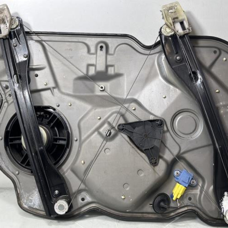 Leve vitre electrique avant droit SKODA OCTAVIA 2 Photo n°3