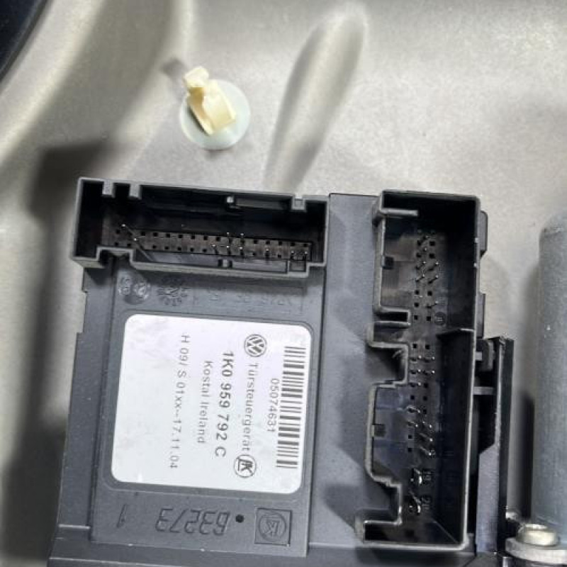 Leve vitre electrique avant droit SKODA OCTAVIA 2 Photo n°7