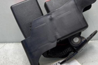 Attache ceinture arriere droit RENAULT CLIO 3