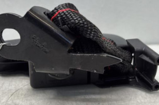 Attache ceinture arriere droit RENAULT CLIO 3