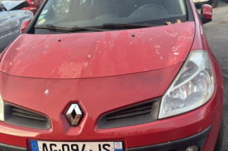 Attache ceinture arriere droit RENAULT CLIO 3