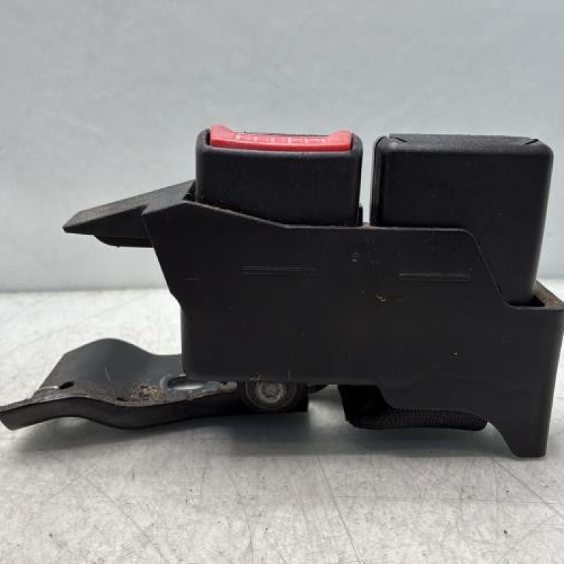 Attache ceinture arriere gauche RENAULT CLIO 3 Photo n°2
