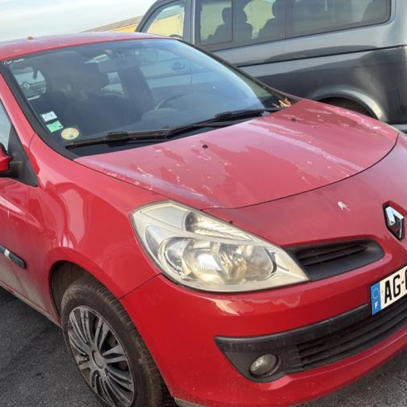 Attache ceinture arriere gauche RENAULT CLIO 3 Photo n°7