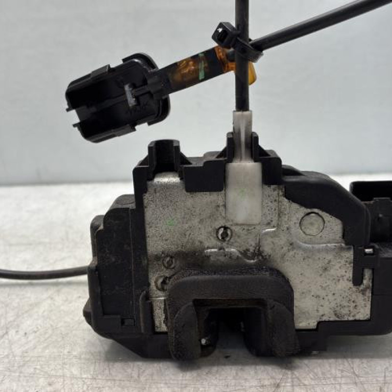 Serrure avant gauche RENAULT CLIO 3 Photo n°4