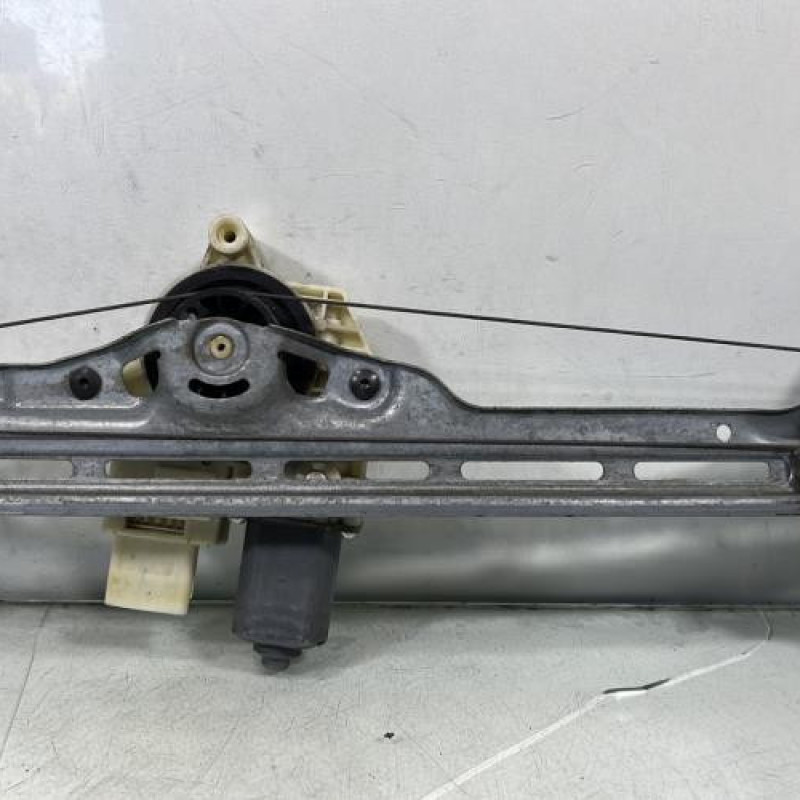 Leve vitre electrique arriere gauche PEUGEOT 308 2 SW Photo n°2