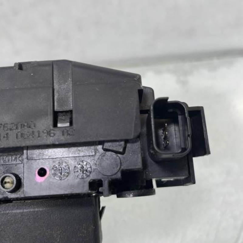 Serrure de coffre PEUGEOT 308 2 SW Photo n°2