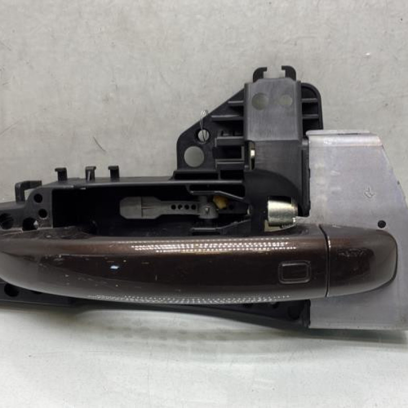 Poignee porte avant droit AUDI A1 1 Photo n°1