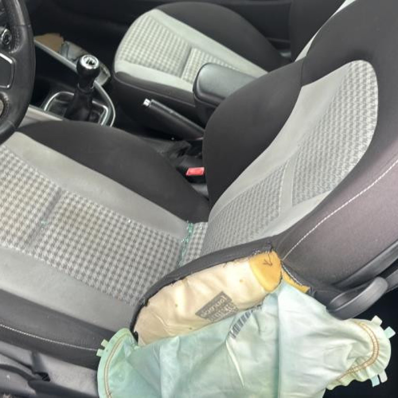 Poignee porte avant droit AUDI A1 1 Photo n°17