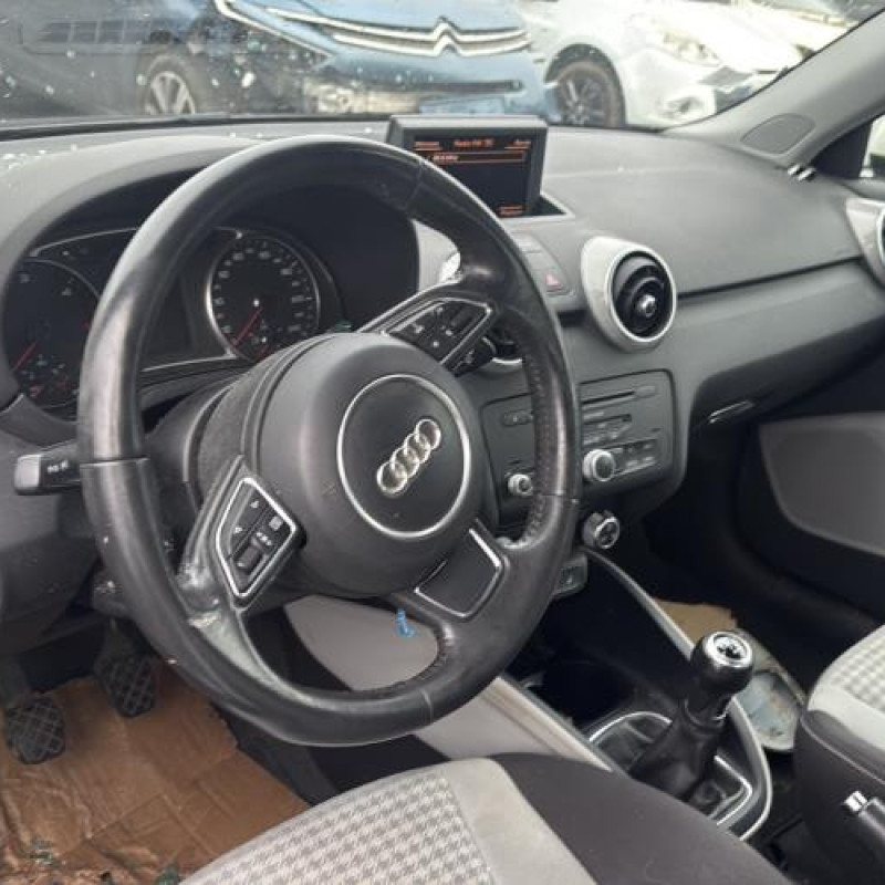 Poignee porte avant droit AUDI A1 1 Photo n°18