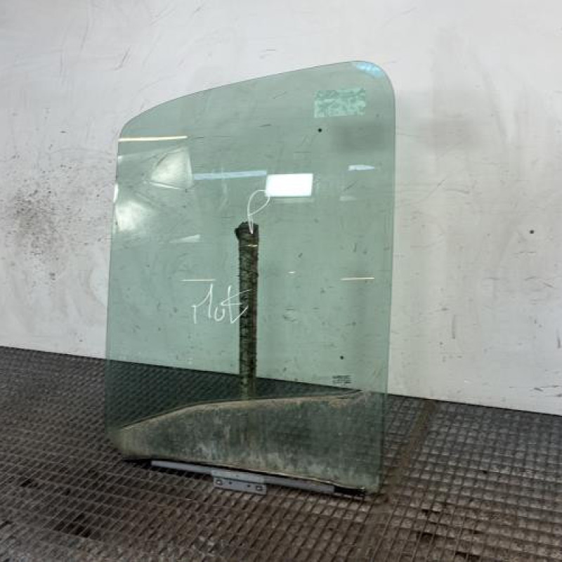 Vitre avant gauche RENAULT MASTER 2 Photo n°3