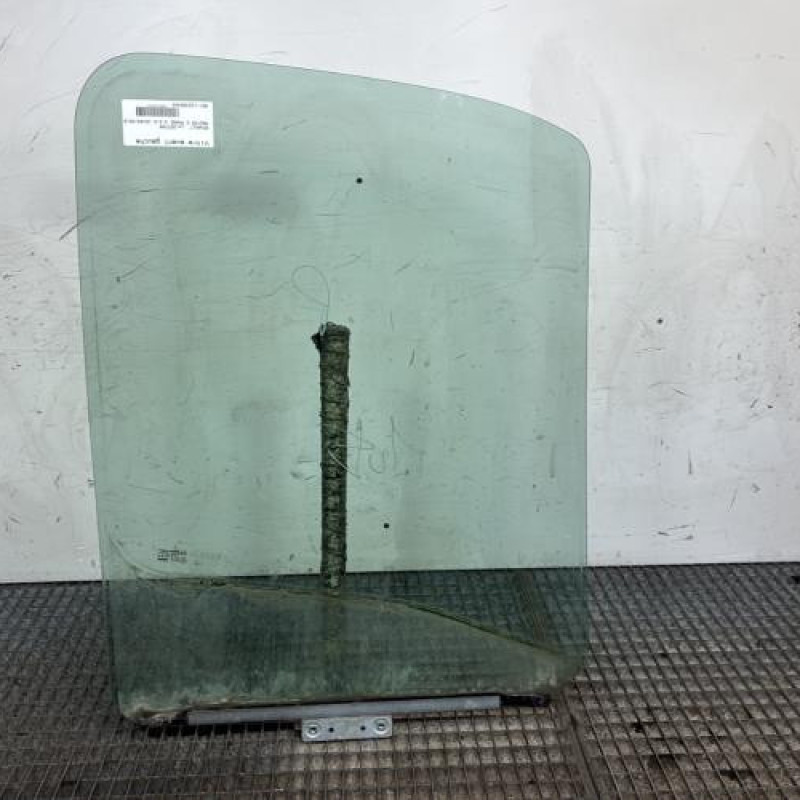 Vitre avant gauche RENAULT MASTER 2 Photo n°4