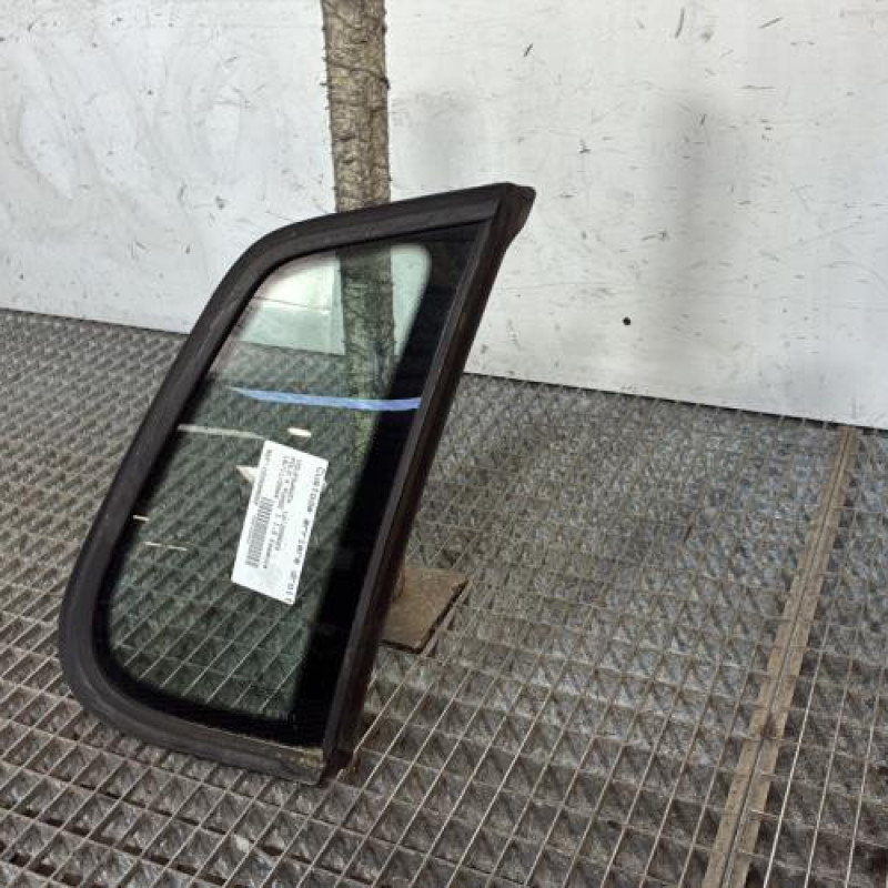 Custode arriere droit VOLKSWAGEN POLO 4 Photo n°2