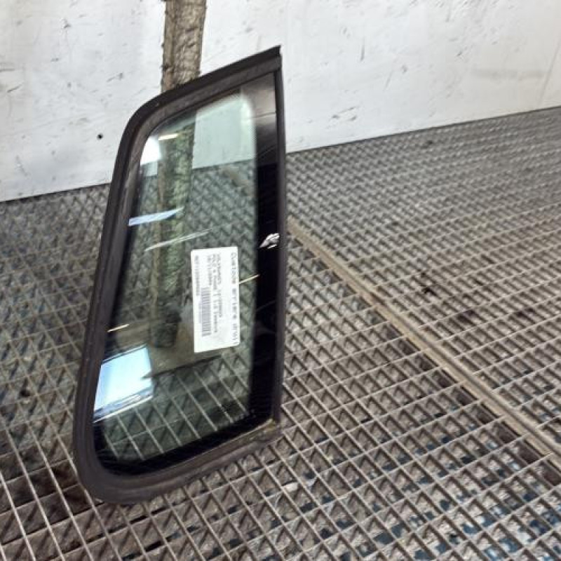 Custode arriere droit VOLKSWAGEN POLO 4 Photo n°3