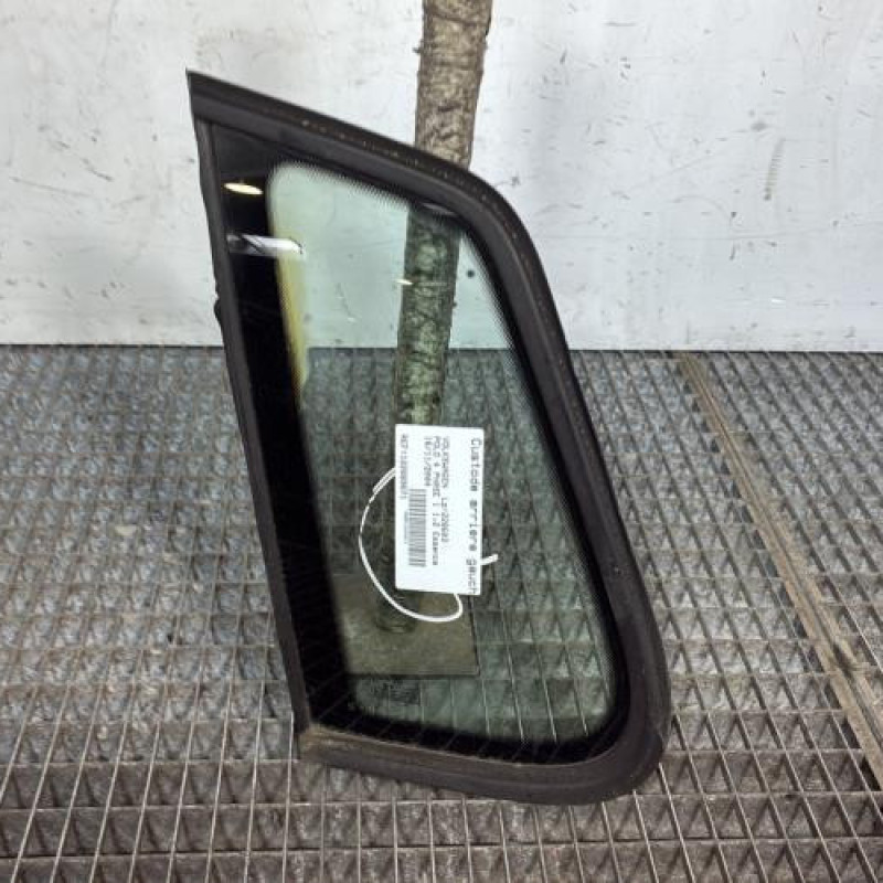 Custode arriere gauche VOLKSWAGEN POLO 4 Photo n°1