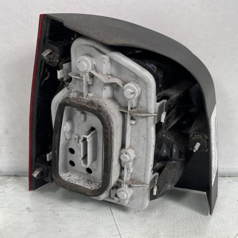 Feu arriere principal droit (feux) VOLKSWAGEN POLO 4 Photo n°2