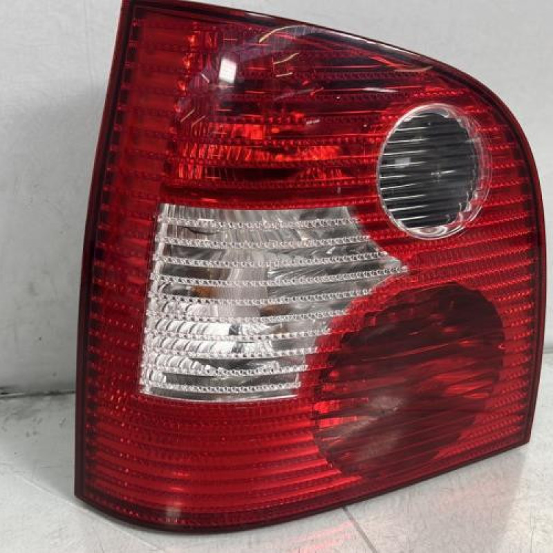 Feu arriere principal gauche (feux) VOLKSWAGEN POLO 4 Photo n°1