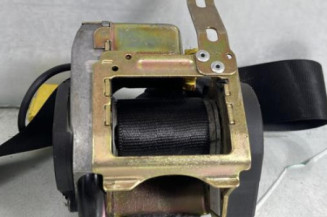 Pretensionneur de ceinture avant gauche VOLKSWAGEN POLO 4