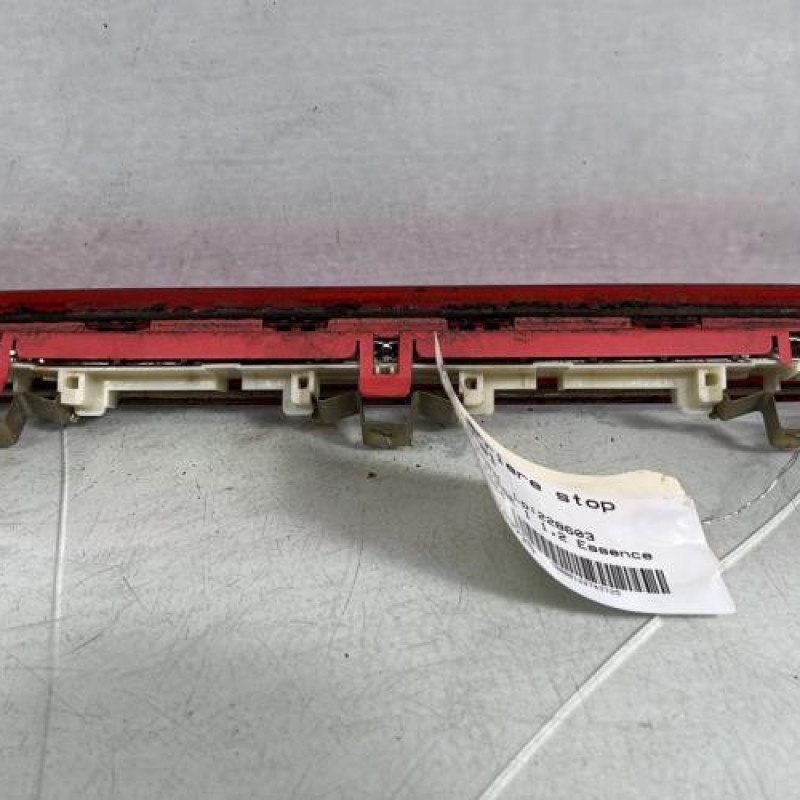 Feu arriere stop central VOLKSWAGEN POLO 4 Photo n°2