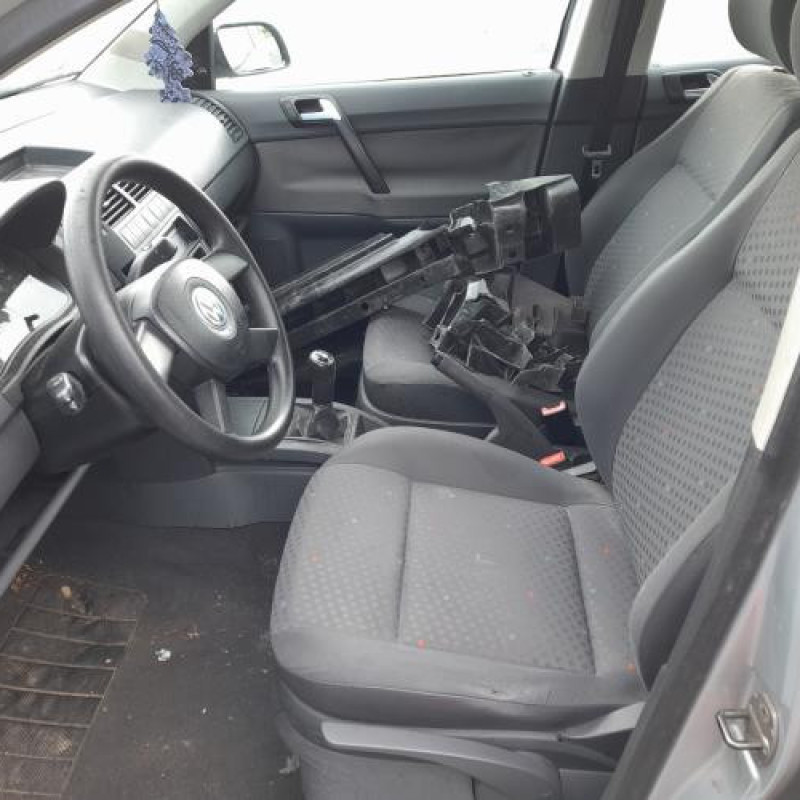 Feu arriere stop central VOLKSWAGEN POLO 4 Photo n°4