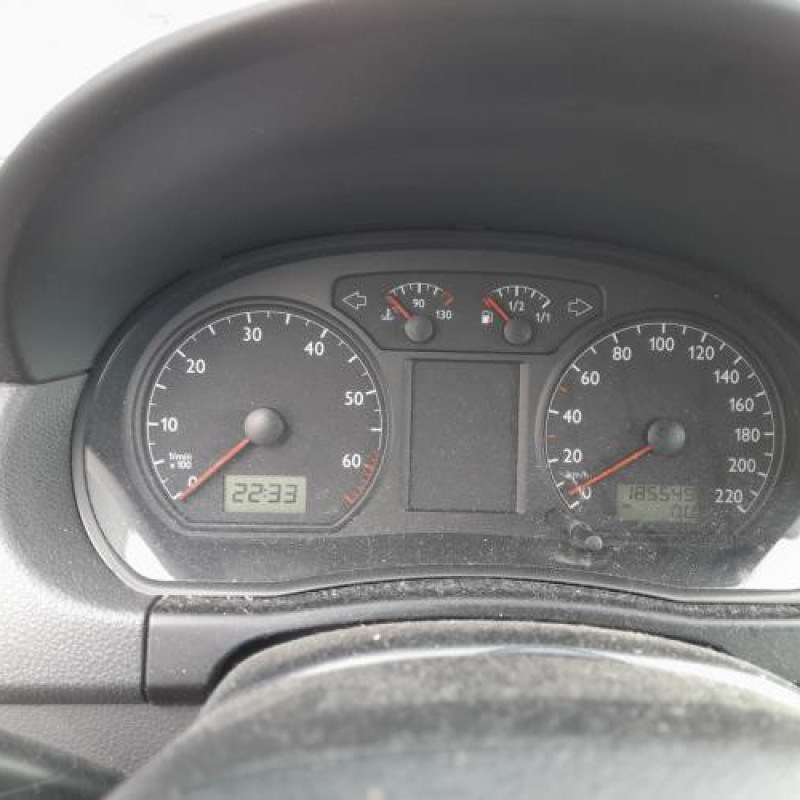 Feu arriere stop central VOLKSWAGEN POLO 4 Photo n°6