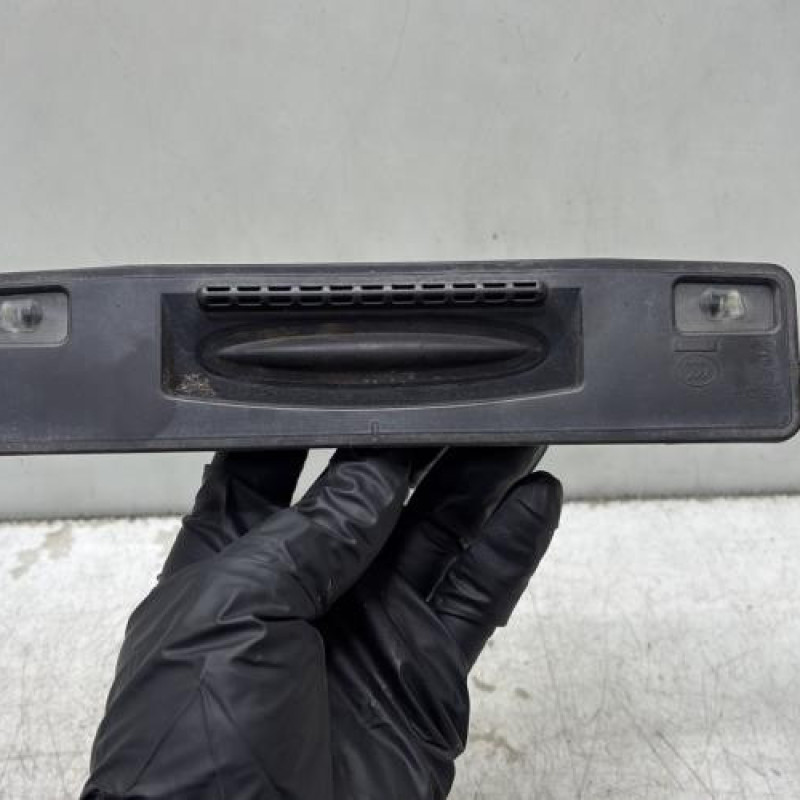 Bouton de coffre FORD FIESTA 7 Photo n°1