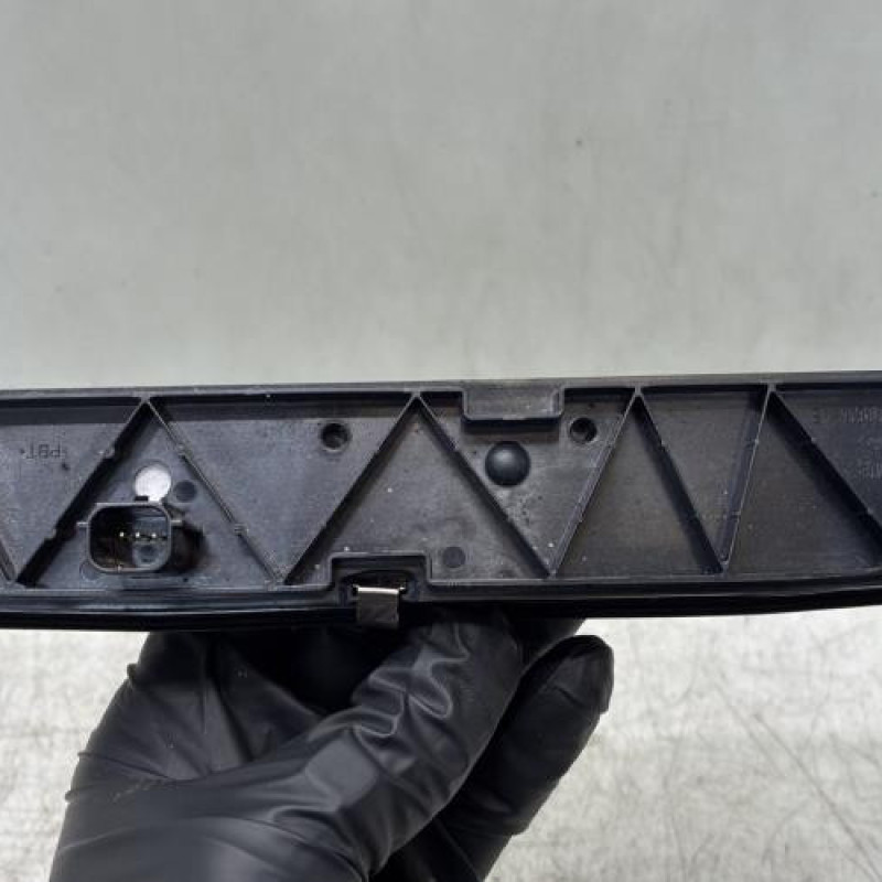 Bouton de coffre FORD FIESTA 7 Photo n°3