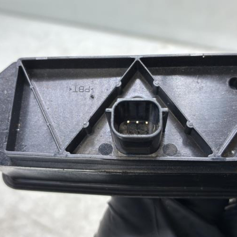 Bouton de coffre FORD FIESTA 7 Photo n°4