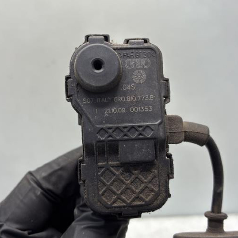 Actionneur verrou trappe d'essence VOLKSWAGEN POLO 5 Photo n°1