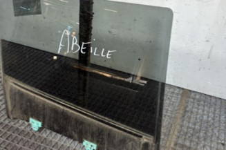 Vitre arriere droit NISSAN JUKE 1