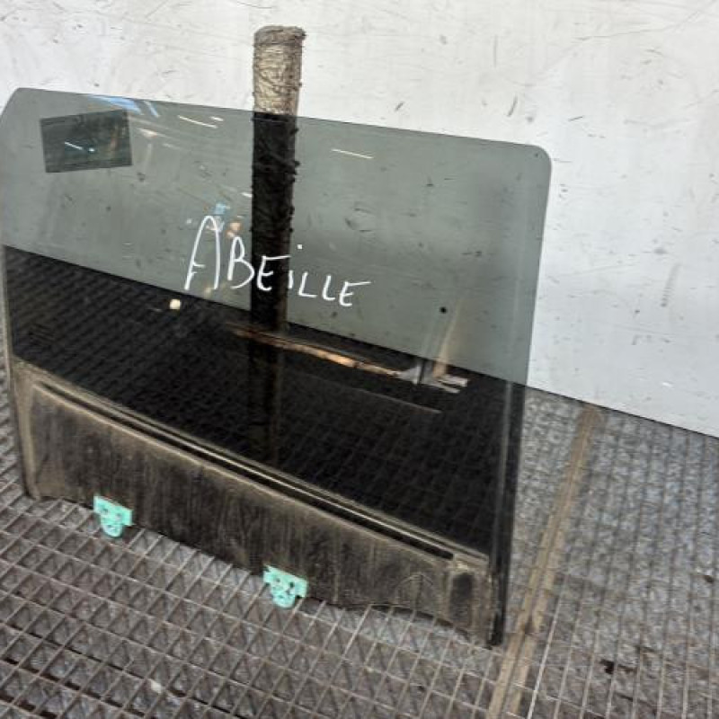 Vitre arriere droit NISSAN JUKE 1 Photo n°3