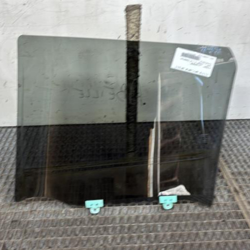 Vitre arriere droit NISSAN JUKE 1 Photo n°4