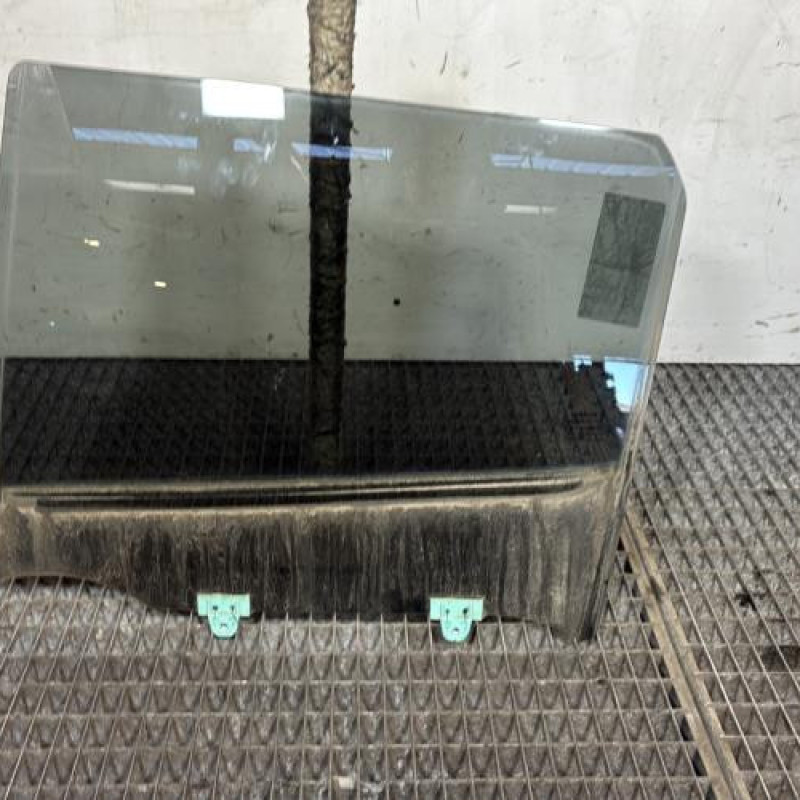 Vitre arriere gauche NISSAN JUKE 1 Photo n°1