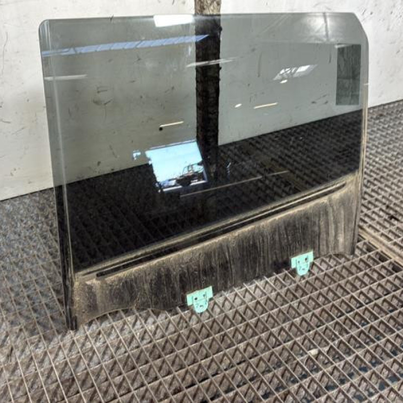 Vitre arriere gauche NISSAN JUKE 1 Photo n°2