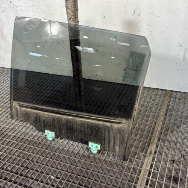 Vitre arriere gauche NISSAN JUKE 1 Photo n°3