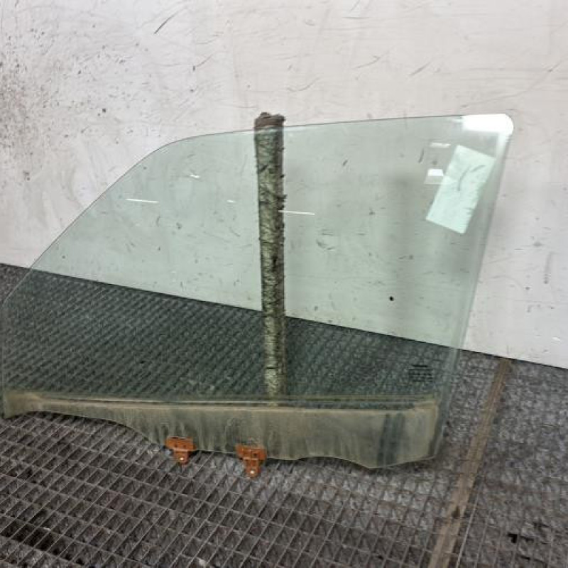 Vitre avant gauche NISSAN JUKE 1 Photo n°3