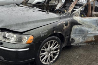 Vase de lave glace VOLVO S 60 1