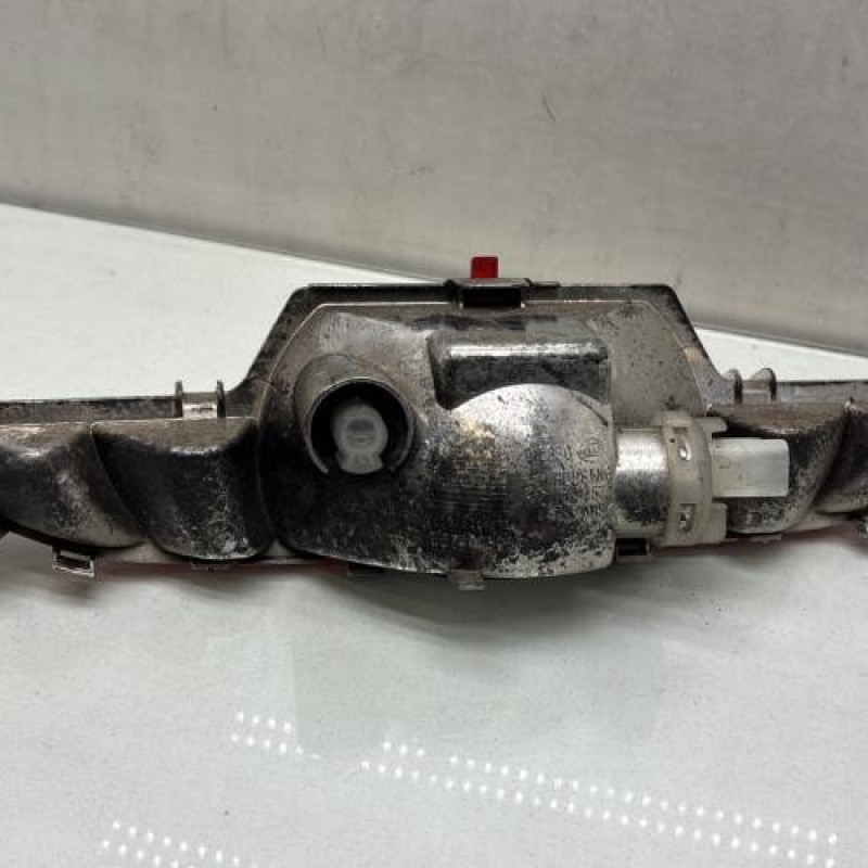 Anti brouillard arriere PEUGEOT 208 2 Photo n°3