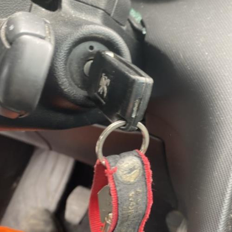 Jante PEUGEOT 308 1 SW Photo n°6