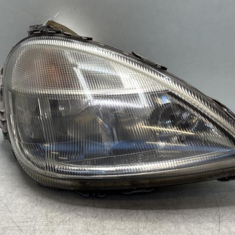 Optique avant principal droit (feux)(phare) MERCEDES CLASSE A 168 Photo n°1