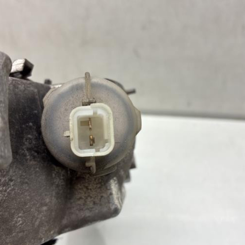 Anti brouillard arriere PEUGEOT 208 1 Photo n°3