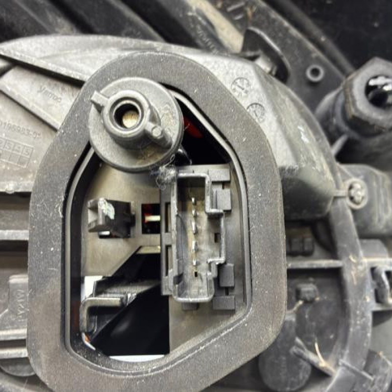 Feu arriere principal droit (feux) PEUGEOT 208 1 Photo n°3