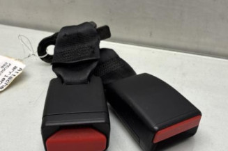 Attache ceinture arriere droit PEUGEOT 208 1 Photo n°1