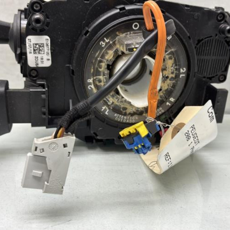 Com (Bloc Contacteur Tournant+Commodo Essuie Glace+Commodo Phare) PEUGEOT 208 1 Photo n°3