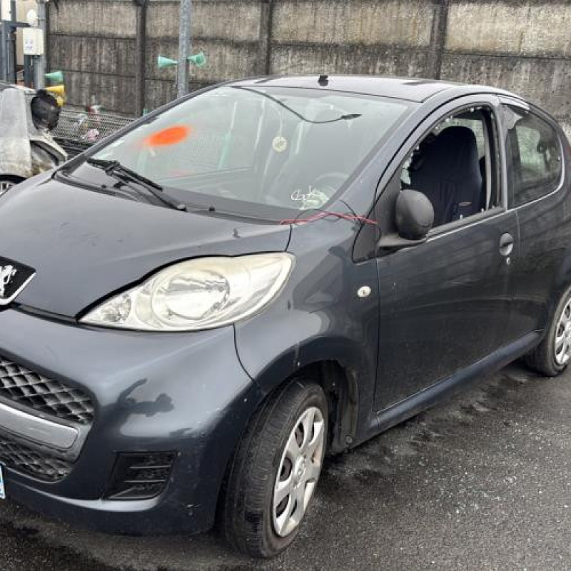 Feu arriere principal droit (feux) PEUGEOT 107 Photo n°4