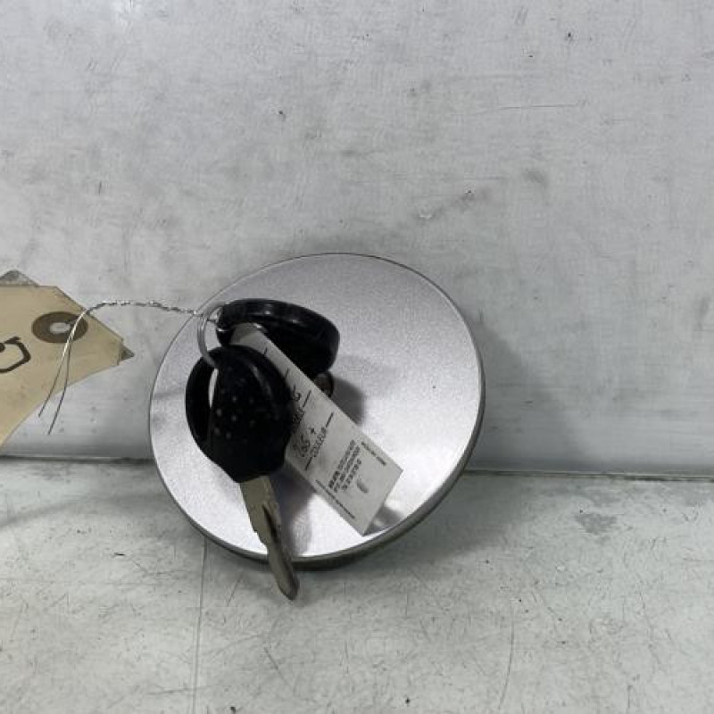 Bouchon de carburant PEUGEOT 206+ Photo n°1