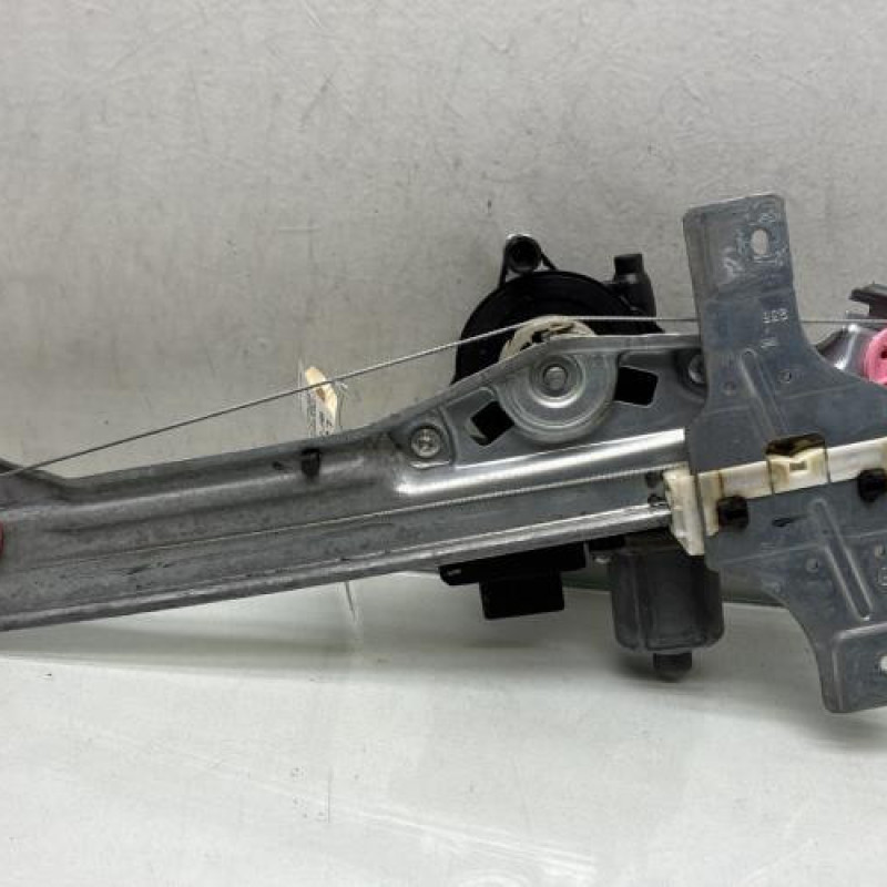 Leve vitre electrique arriere gauche PEUGEOT 208 1 Photo n°1