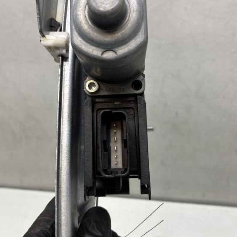 Leve vitre electrique arriere gauche PEUGEOT 208 1 Photo n°3